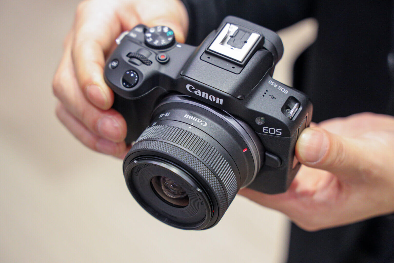 Canon EOS R50